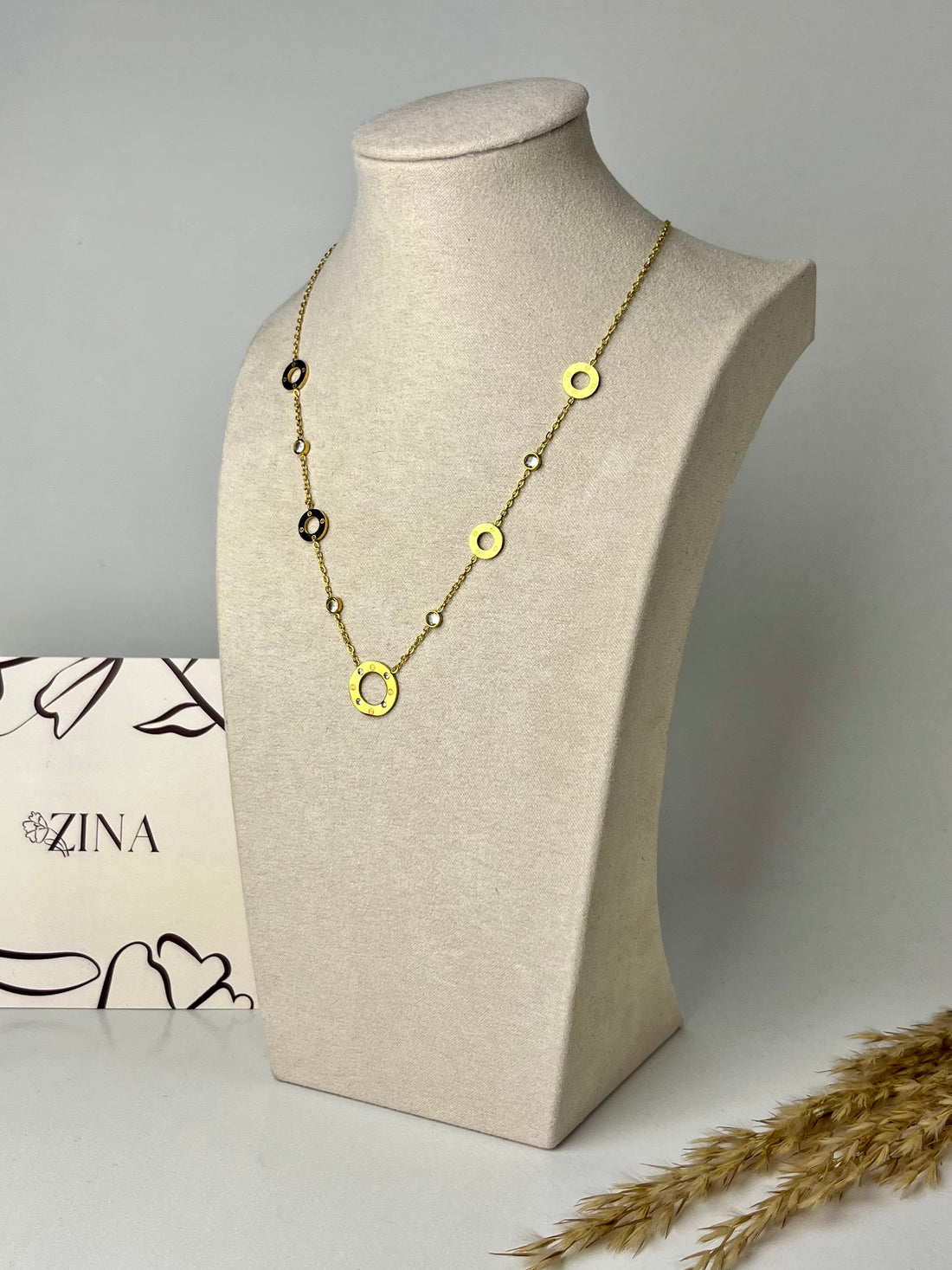 Modern necklace