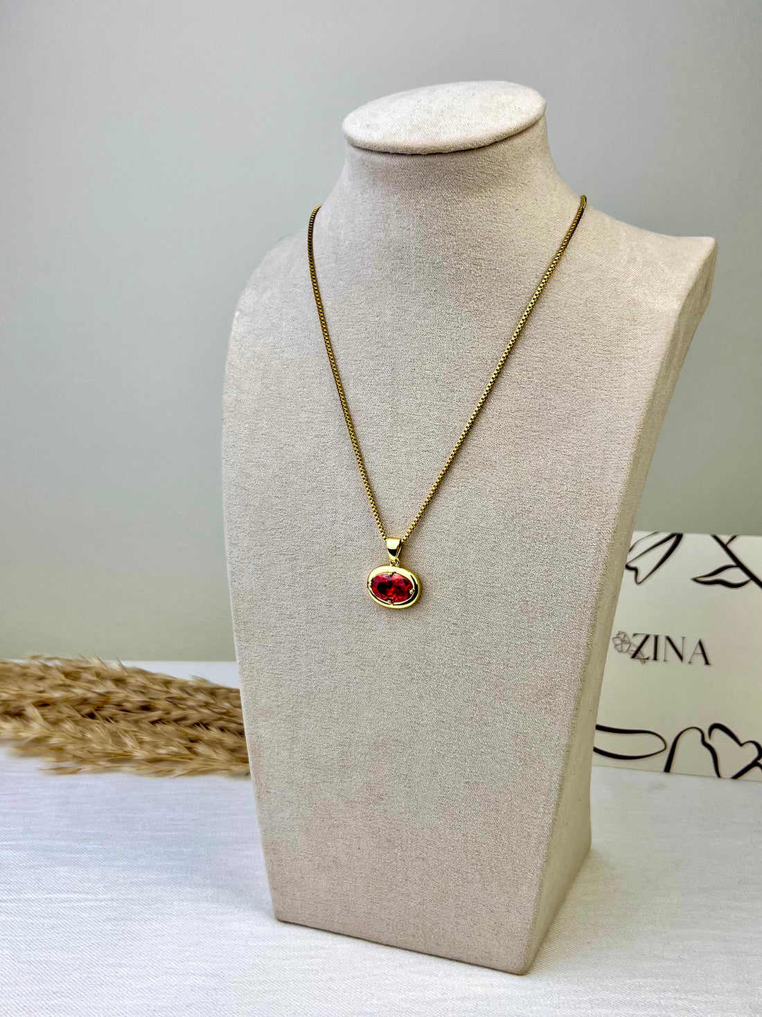 Necklace with colored crystals