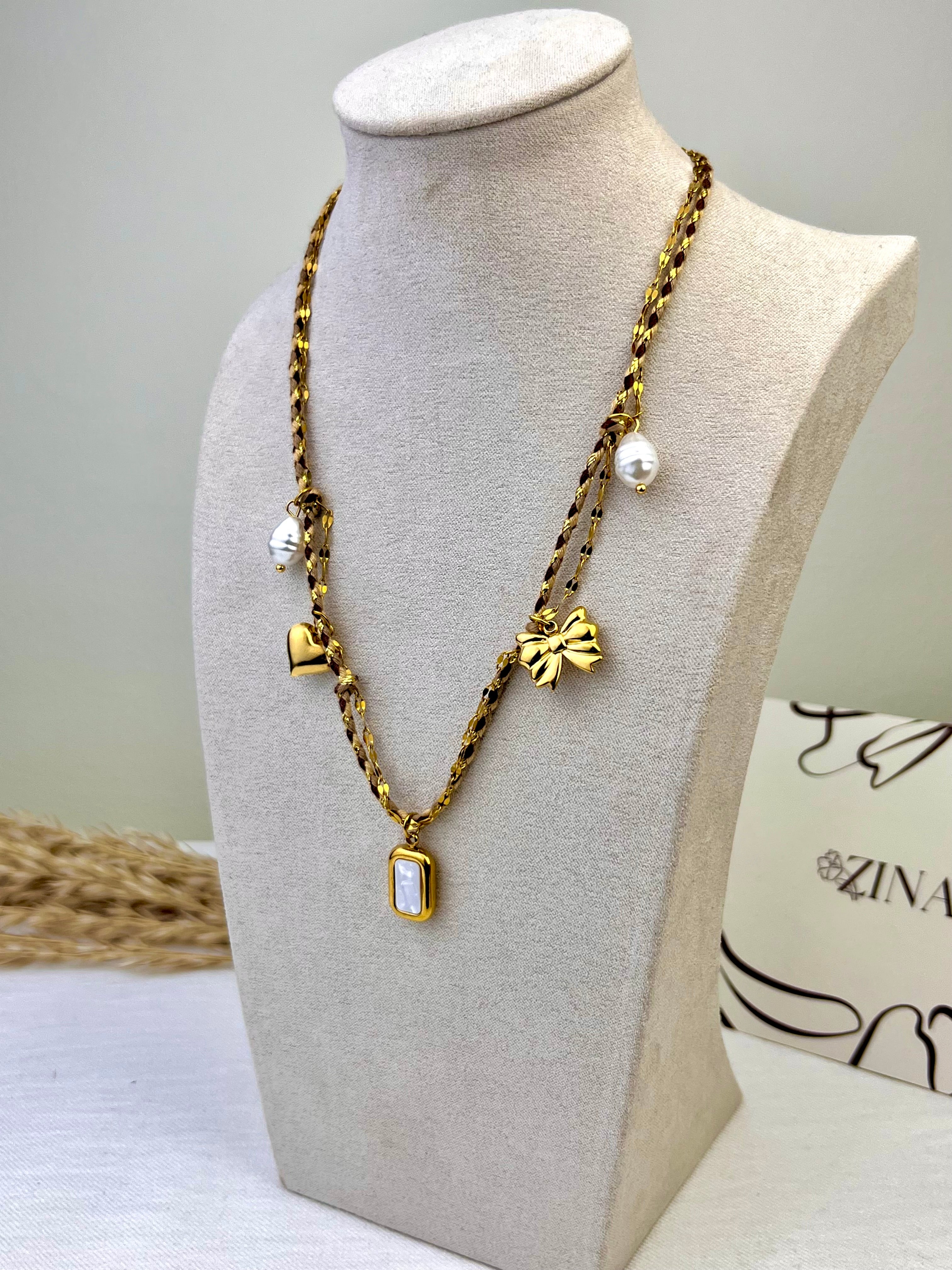 Thread necklace with gold chain