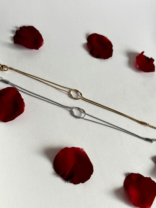 Couple's bracelet with a gold and silver knot
