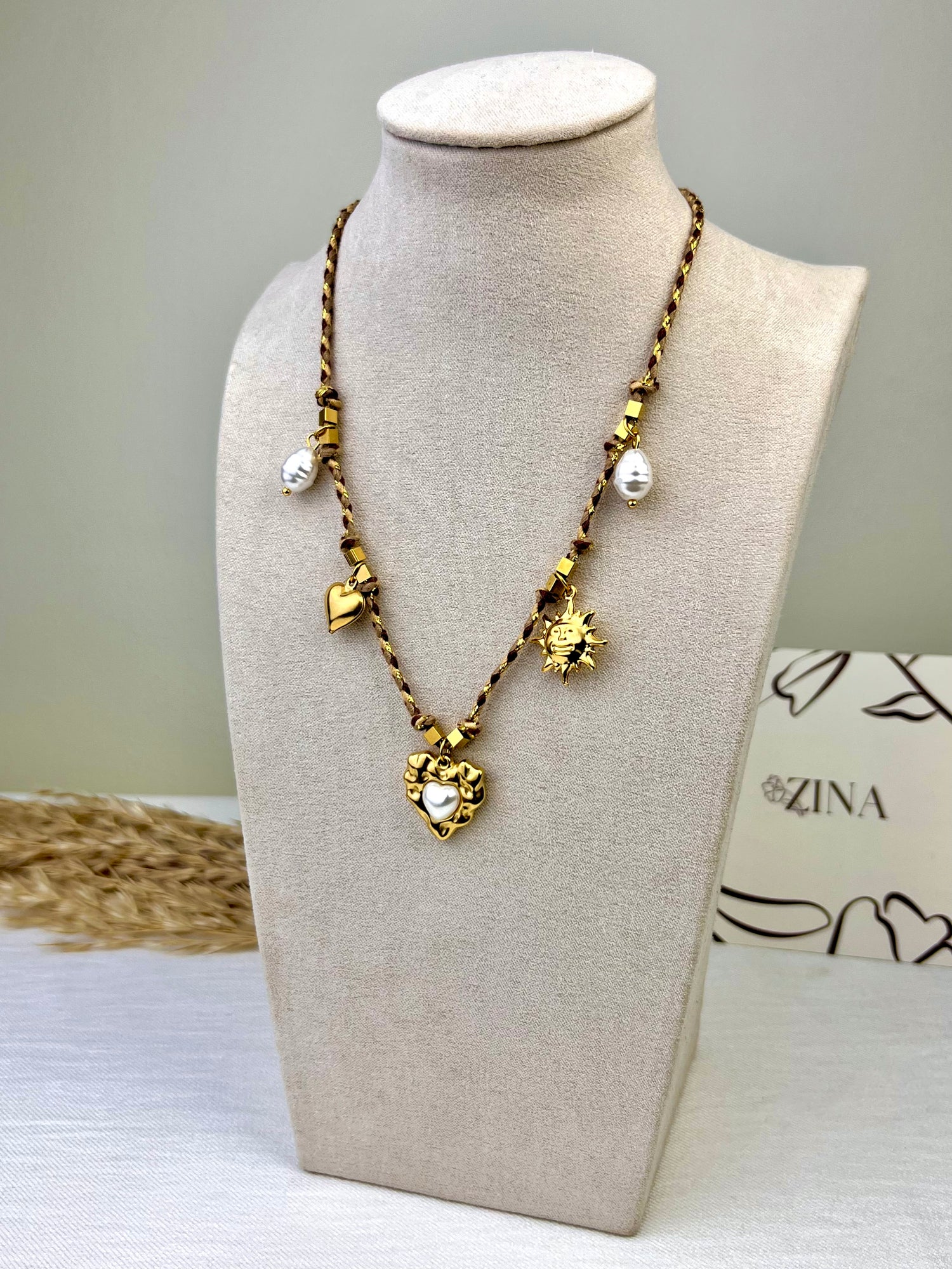 Thread necklace with gold chain