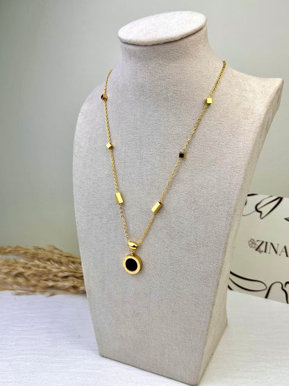 Circular necklace
