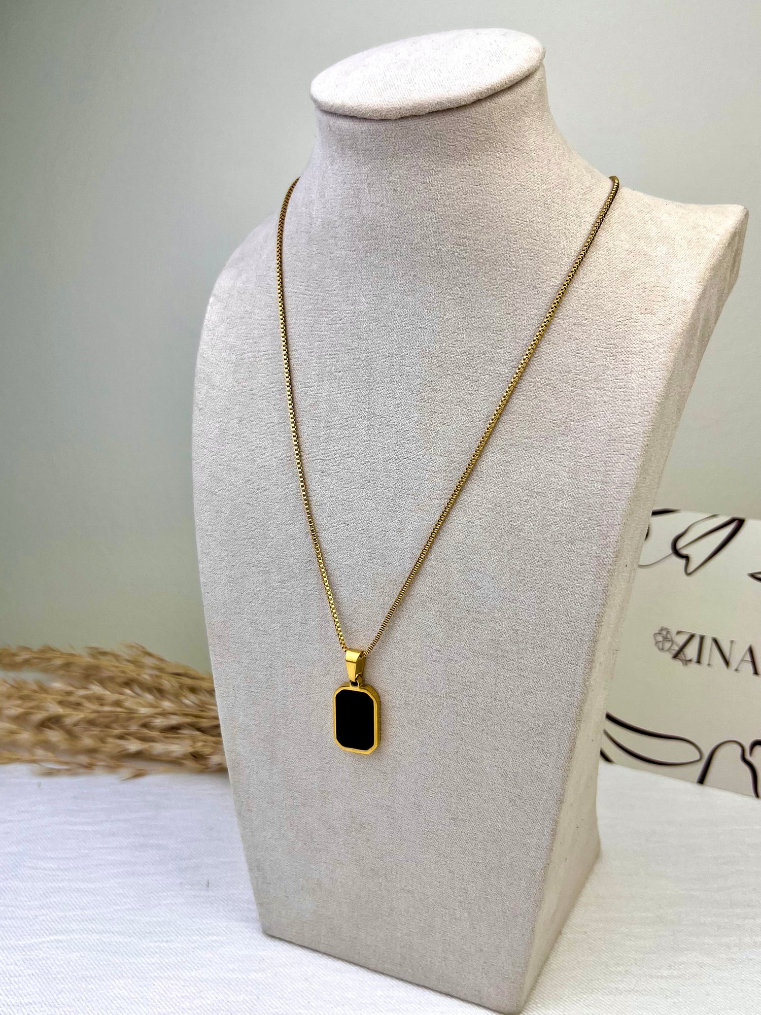 Double sided gold necklace