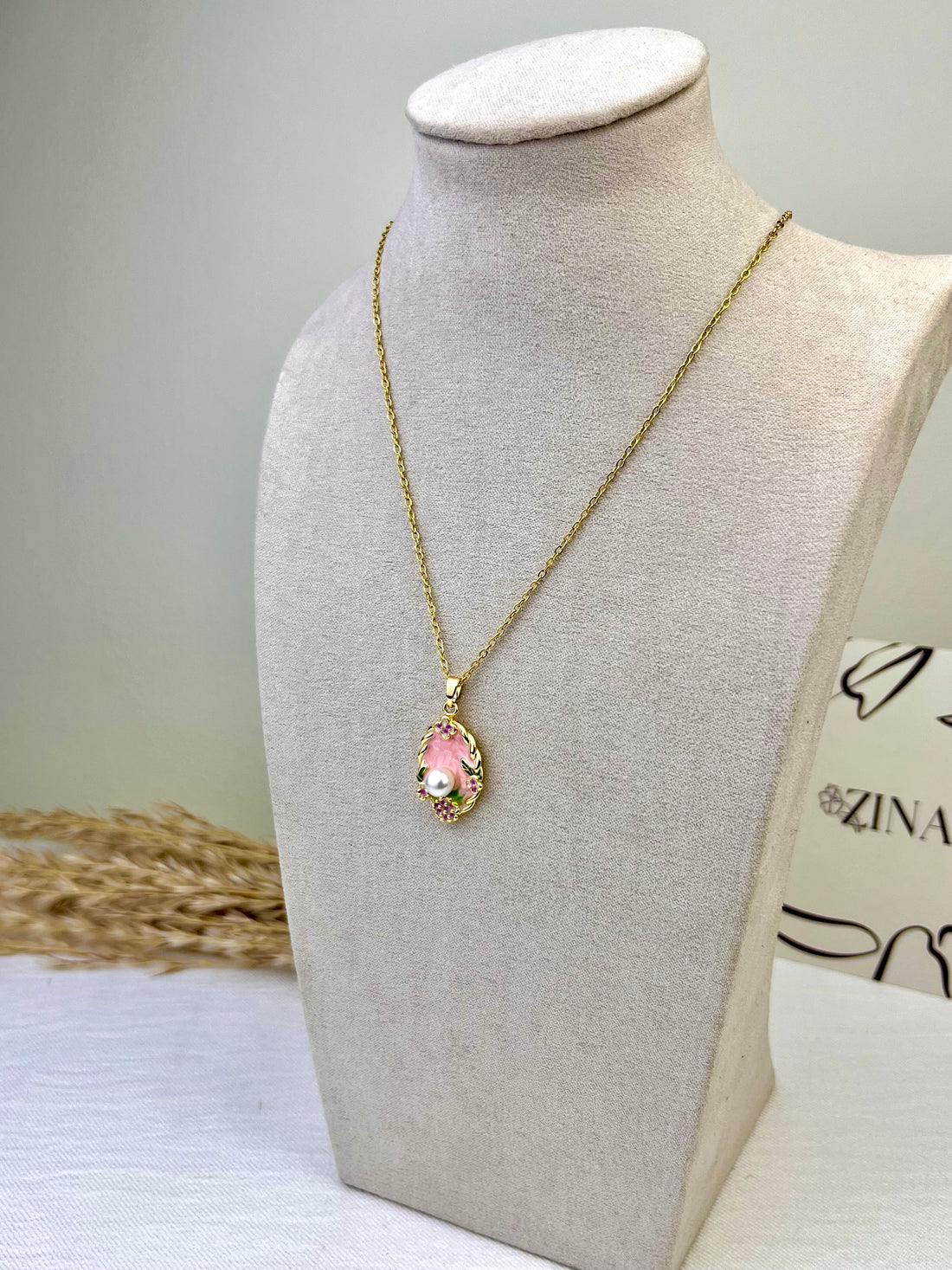 Three-tiered gold necklace